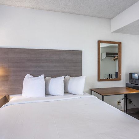 Coastal Breeze Inn Морро-Бей Екстер'єр фото
