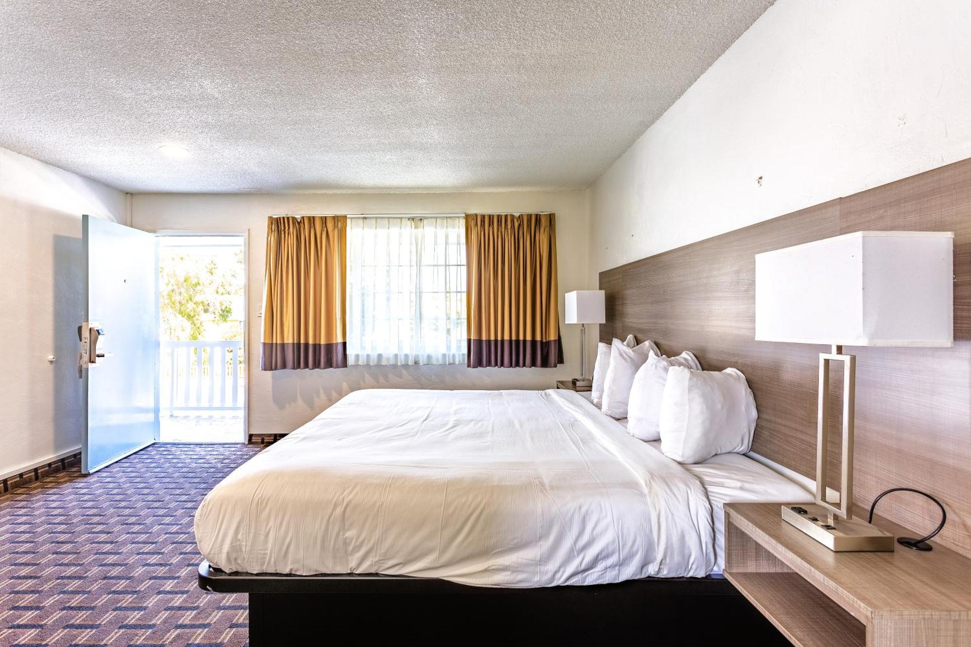 Coastal Breeze Inn Морро-Бей Екстер'єр фото